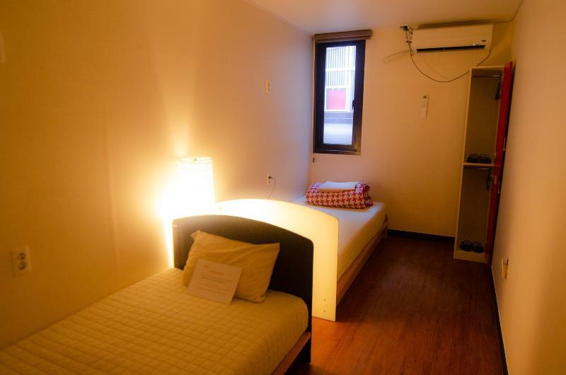 Kimchee Busan Downtown Guesthouse Exteriör bild
